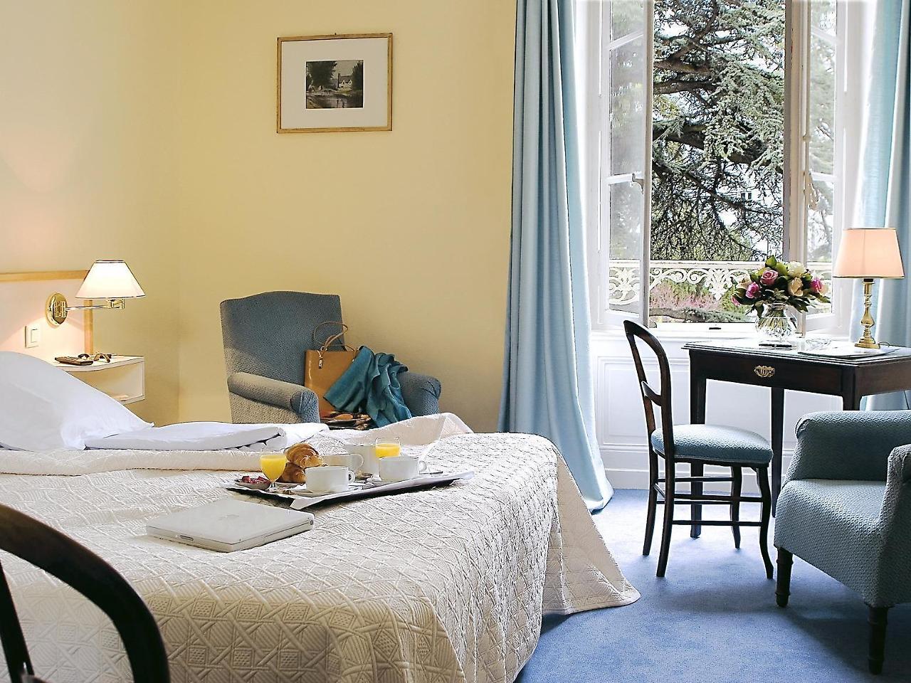 Logis Hotel Royal Saint-Mart Royat Zewnętrze zdjęcie
