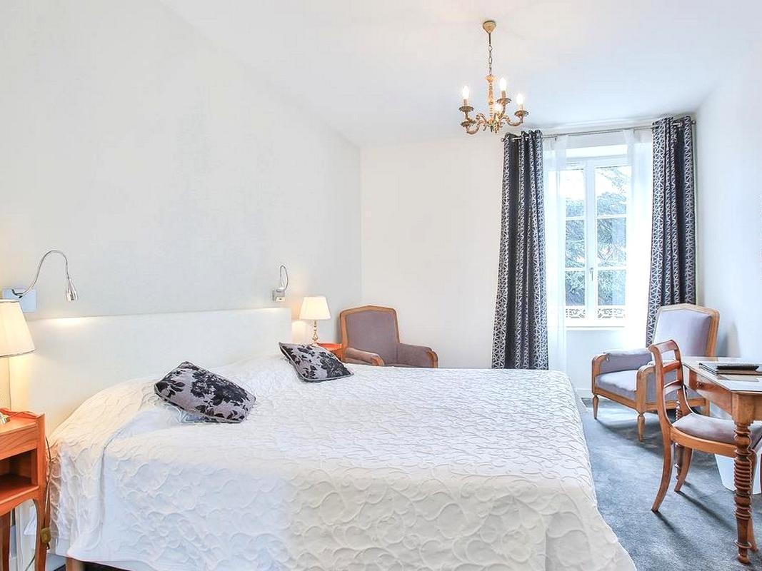 Logis Hotel Royal Saint-Mart Royat Zewnętrze zdjęcie