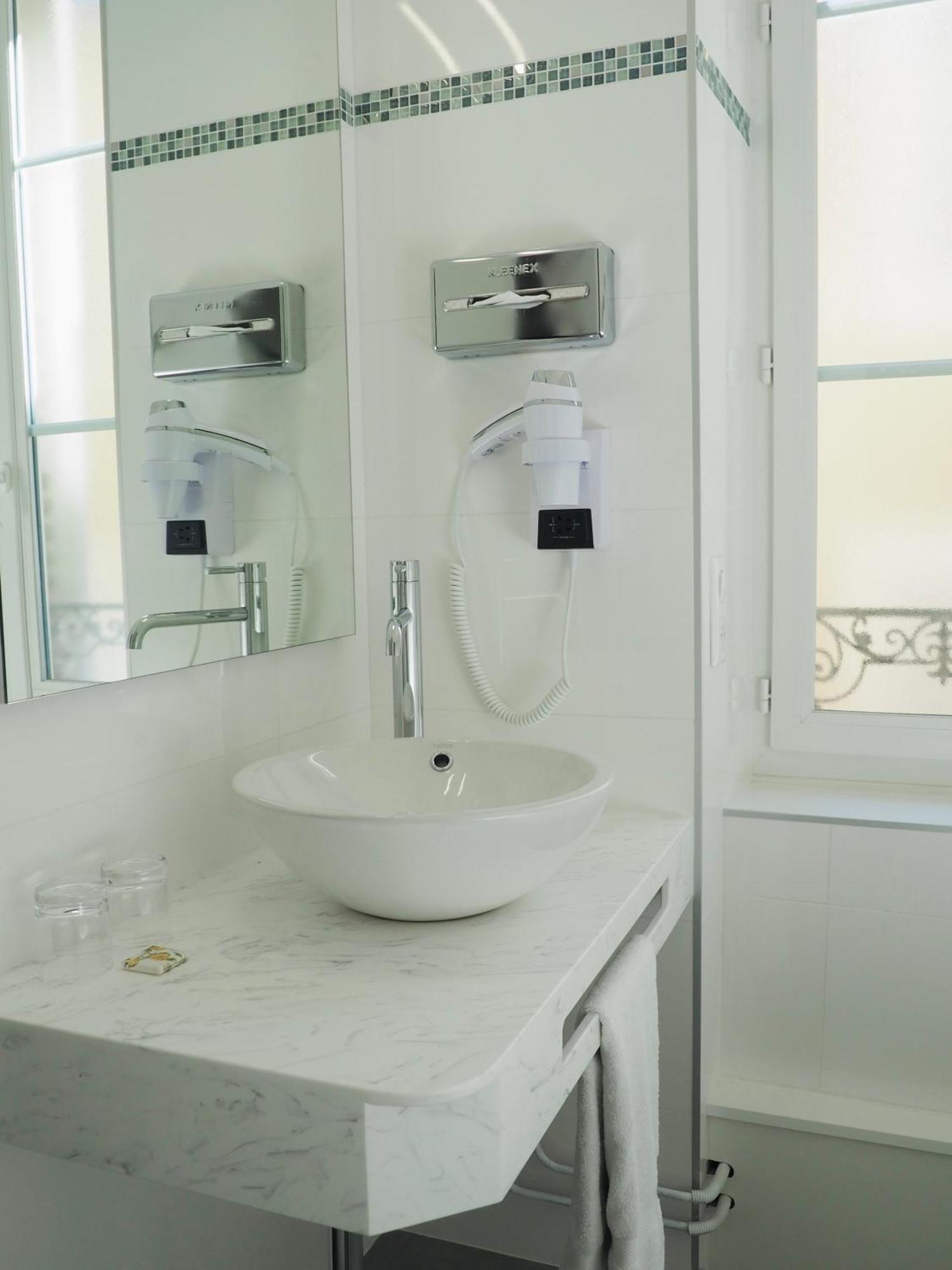 Logis Hotel Royal Saint-Mart Royat Zewnętrze zdjęcie