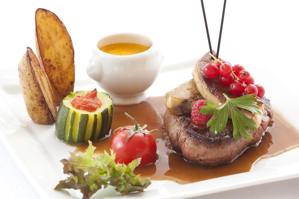 Logis Hotel Royal Saint-Mart Royat Zewnętrze zdjęcie
